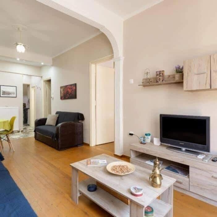 Private Pristine Balcony Home- Heart Of The Center Thessaloniki Exterior photo