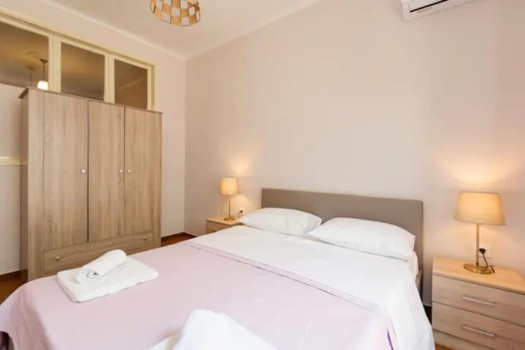 Private Pristine Balcony Home- Heart Of The Center Thessaloniki Exterior photo