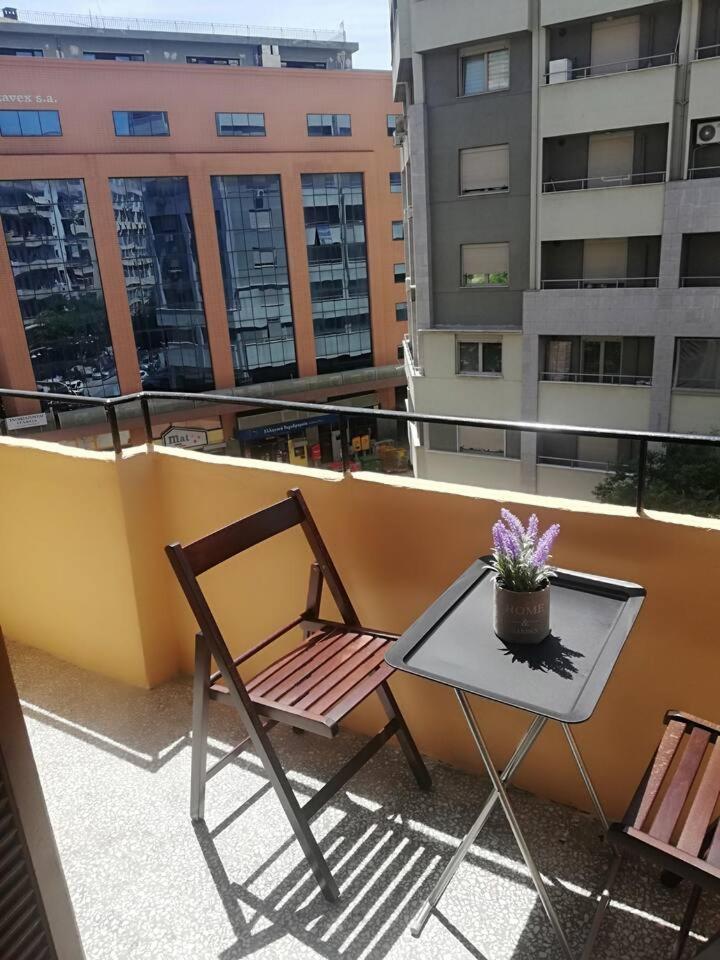 Private Pristine Balcony Home- Heart Of The Center Thessaloniki Exterior photo